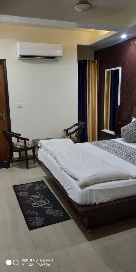 Adb Rooms Udhav Palace Нью-Дели Экстерьер фото