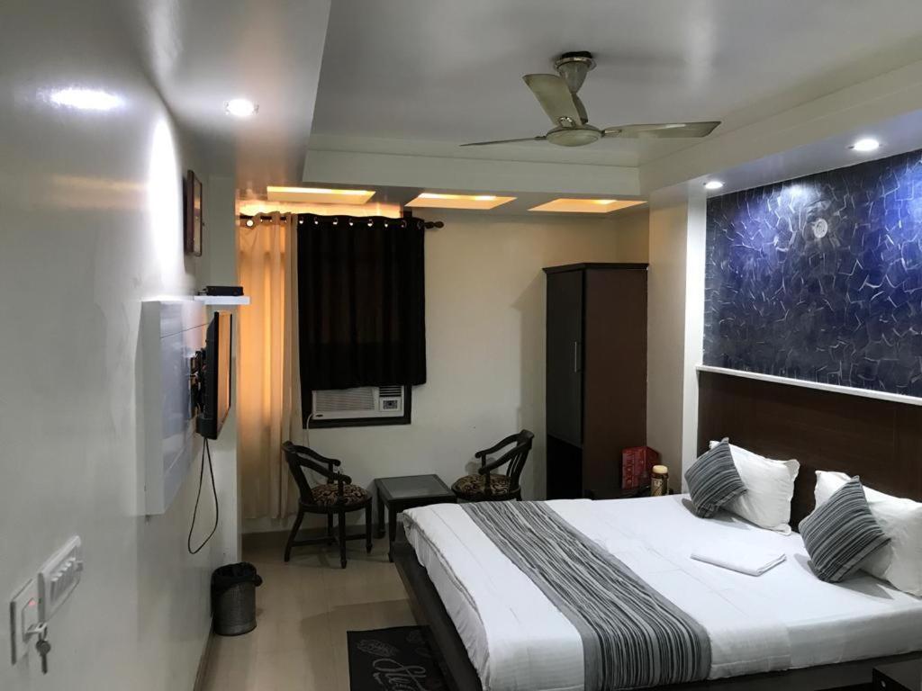 Adb Rooms Udhav Palace Нью-Дели Экстерьер фото